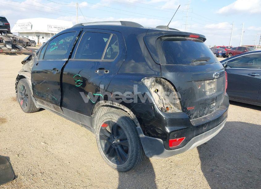 Photo 3 of 2018 Chevrolet Trax LT (VIN 3GNCJLSB3JL377279)