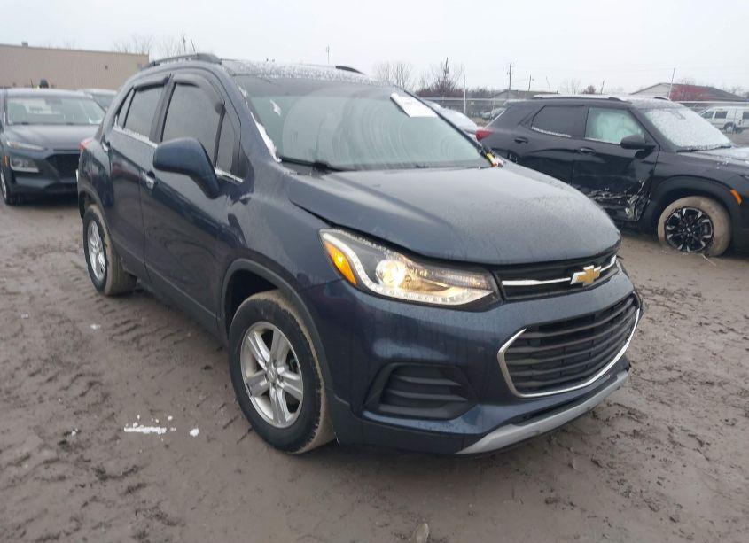 2018 Chevrolet Trax LT (VIN 3GNCJLSB3JL377542) main photo