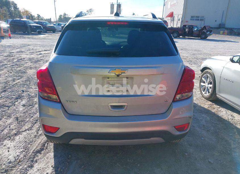 Photo 16 of 2019 Chevrolet Trax LT (VIN 3GNCJLSB3KL167363)