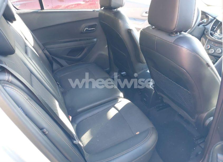 Photo 8 of 2019 Chevrolet Trax LT (VIN 3GNCJLSB3KL167363)