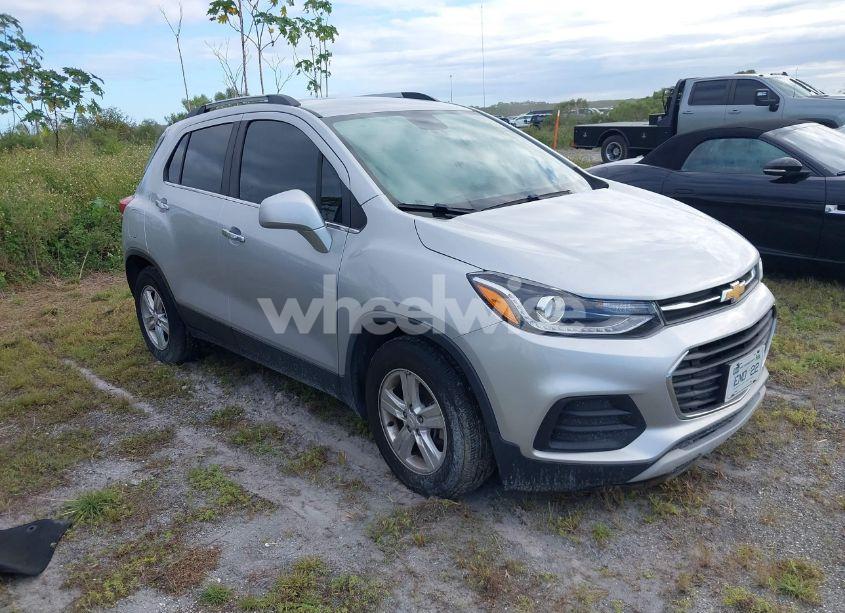 2019 Chevrolet Trax LT (VIN 3GNCJLSB3KL171820) main photo