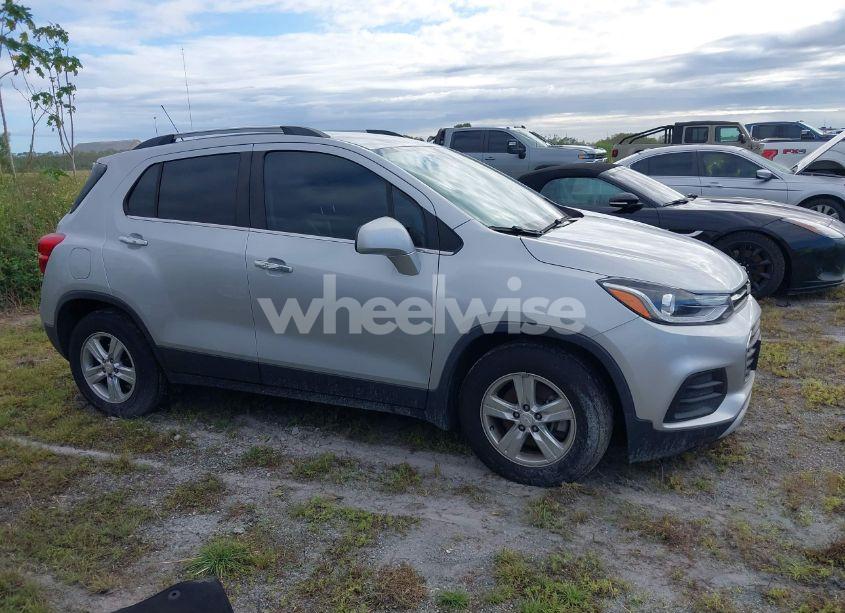 Photo 13 of 2019 Chevrolet Trax LT (VIN 3GNCJLSB3KL171820)