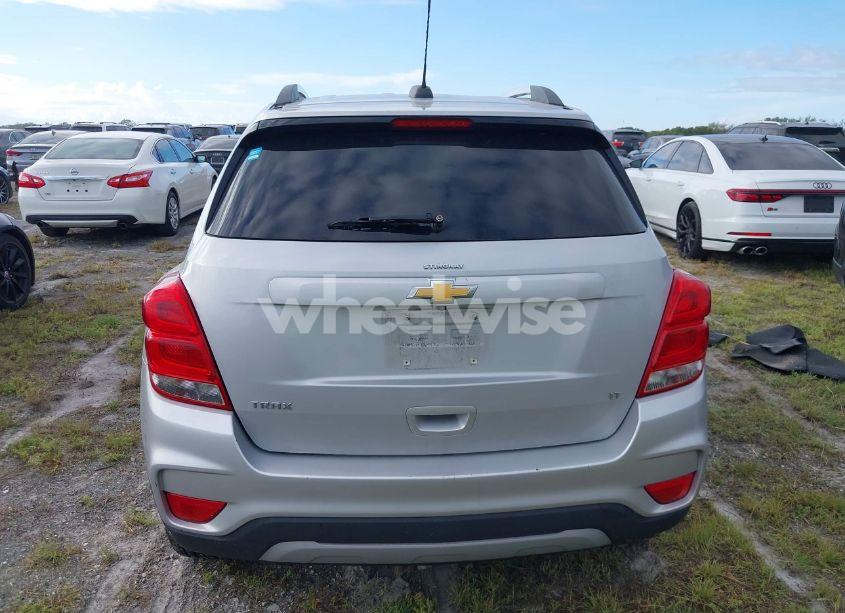 Photo 16 of 2019 Chevrolet Trax LT (VIN 3GNCJLSB3KL171820)