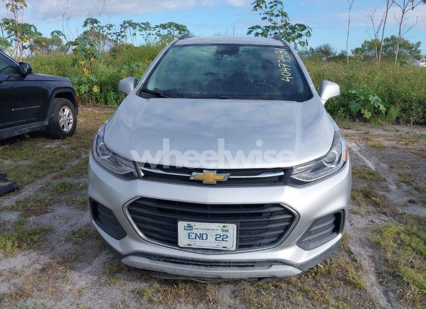 Photo 6 of 2019 Chevrolet Trax LT (VIN 3GNCJLSB3KL171820)