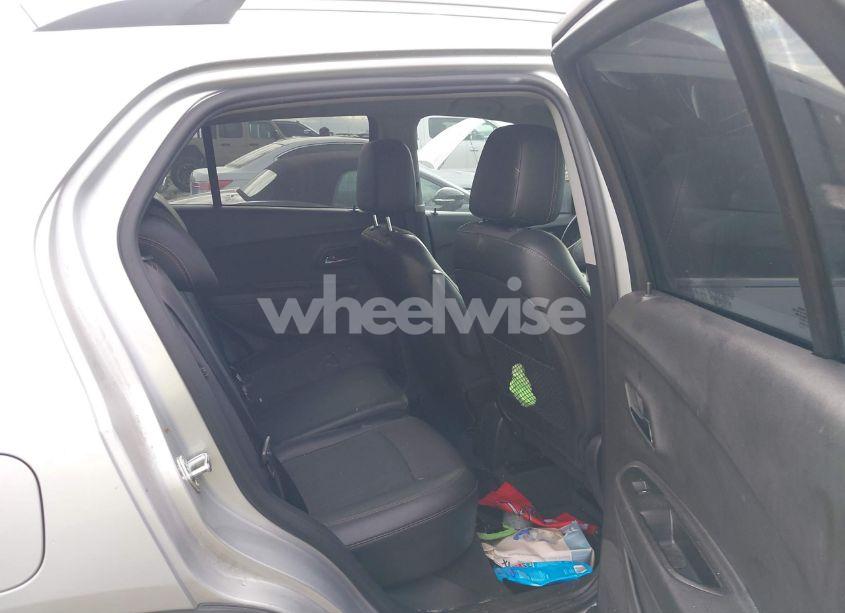 Photo 8 of 2019 Chevrolet Trax LT (VIN 3GNCJLSB3KL171820)