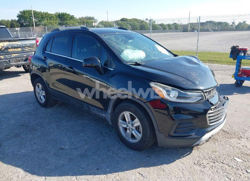 2019 Chevrolet Trax LT (VIN 3GNCJLSB3KL177729) main photo