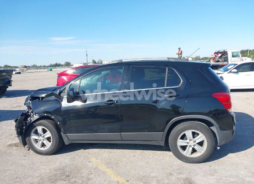 Photo 14 of 2019 Chevrolet Trax LT (VIN 3GNCJLSB3KL177729)