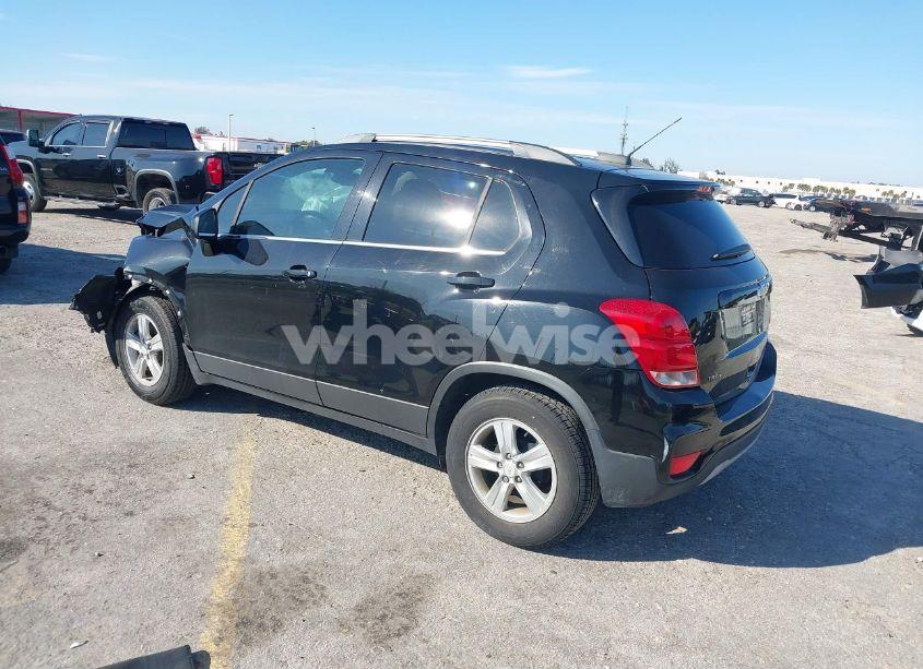 Photo 3 of 2019 Chevrolet Trax LT (VIN 3GNCJLSB3KL177729)