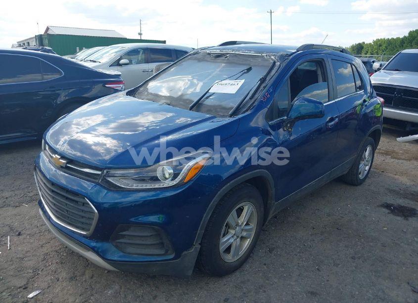 Photo 2 of 2019 Chevrolet Trax LT (VIN 3GNCJLSB3KL211717)