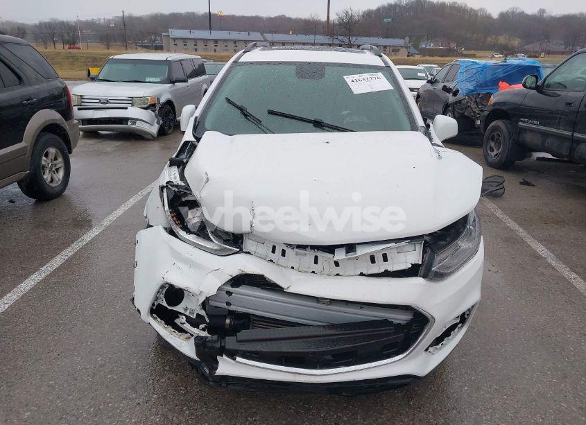Photo 13 of 2019 Chevrolet Trax LT (VIN 3GNCJLSB3KL212561)