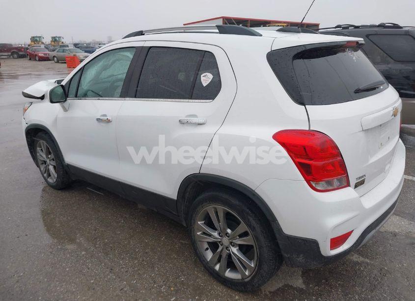 Photo 3 of 2019 Chevrolet Trax LT (VIN 3GNCJLSB3KL212561)