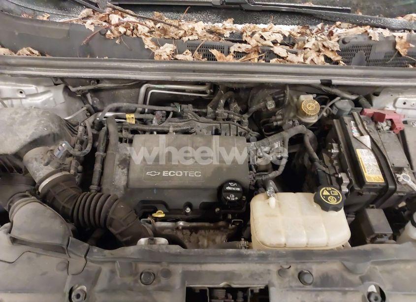 Photo 10 of 2019 Chevrolet Trax LT (VIN 3GNCJLSB3KL280097)