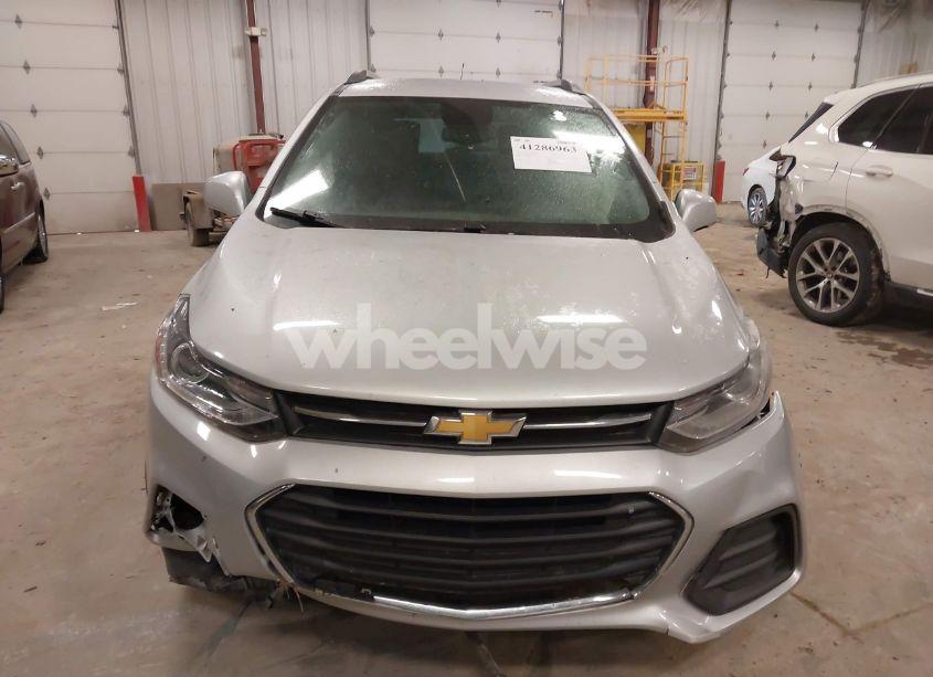 Photo 11 of 2019 Chevrolet Trax LT (VIN 3GNCJLSB3KL280097)