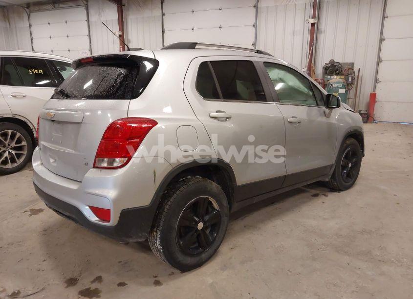 Photo 4 of 2019 Chevrolet Trax LT (VIN 3GNCJLSB3KL280097)