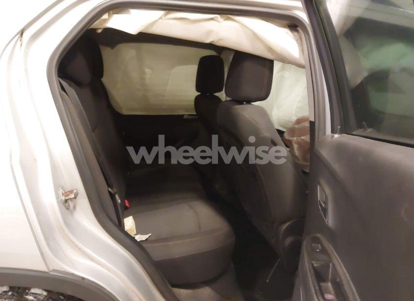 Photo 8 of 2019 Chevrolet Trax LT (VIN 3GNCJLSB3KL280097)