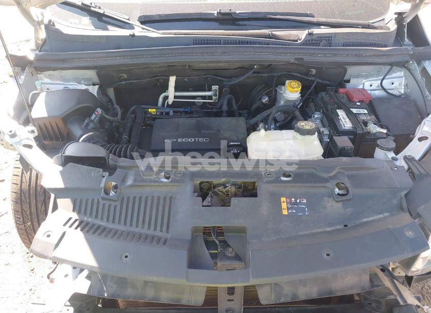 Photo 10 of 2019 Chevrolet Trax LT (VIN 3GNCJLSB3KL341013)