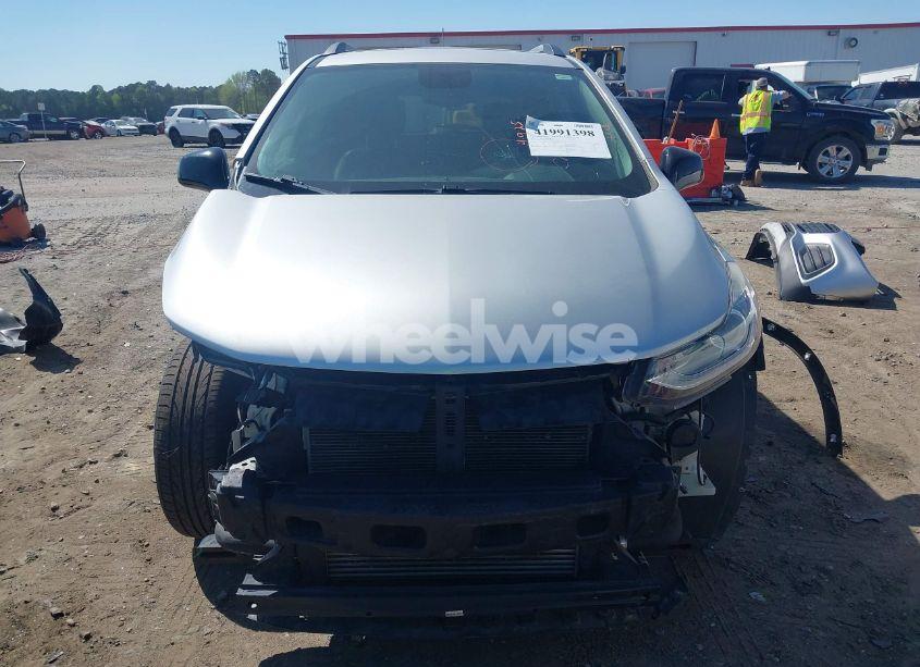 Photo 13 of 2019 Chevrolet Trax LT (VIN 3GNCJLSB3KL341013)