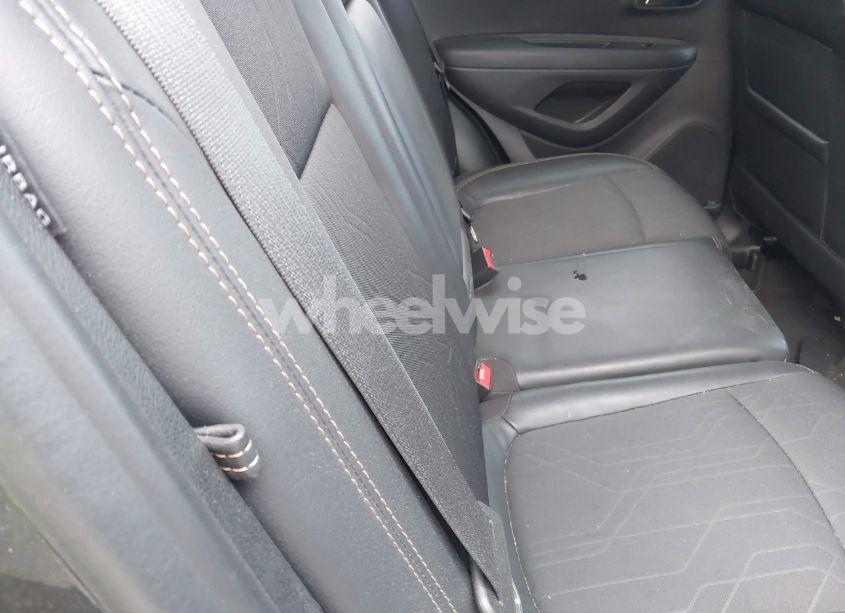 Photo 8 of 2019 Chevrolet Trax LT (VIN 3GNCJLSB3KL392740)