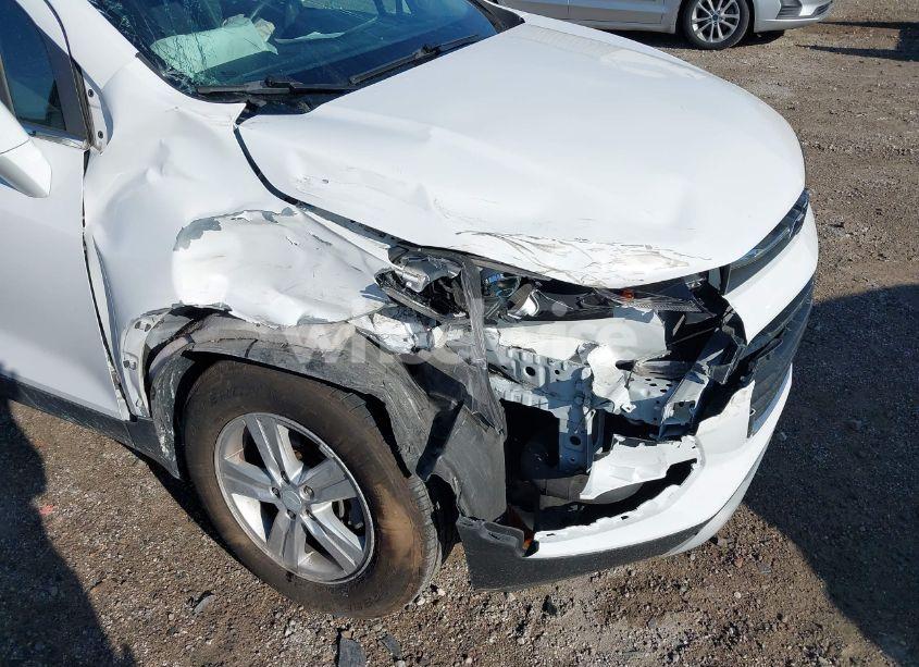 Photo 6 of 2020 Chevrolet Trax FWD LT (VIN 3GNCJLSB3LL142111)