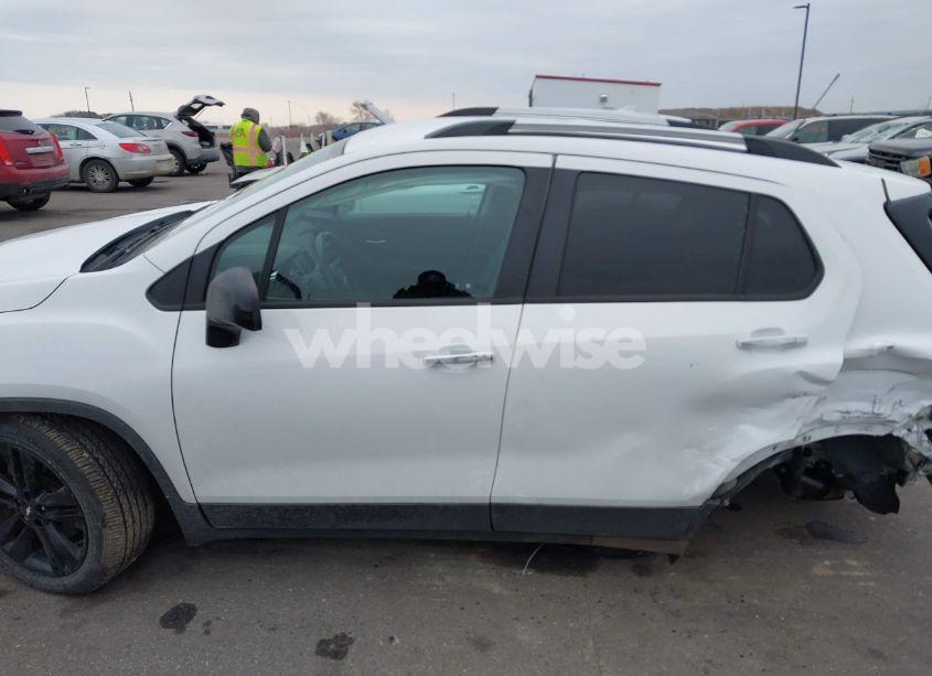 Photo 14 of 2020 Chevrolet Trax FWD LT (VIN 3GNCJLSB3LL146241)