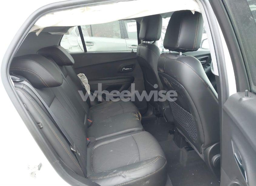 Photo 8 of 2020 Chevrolet Trax FWD LT (VIN 3GNCJLSB3LL146241)