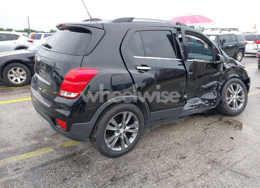 Photo 19 of 2020 Chevrolet Trax FWD LT (VIN 3GNCJLSB3LL281798)