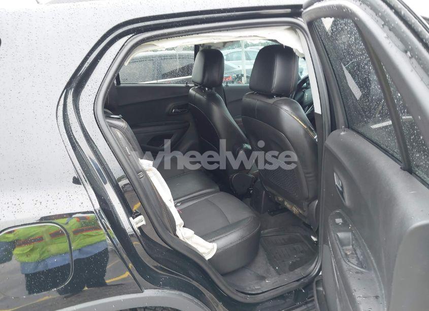 Photo 8 of 2020 Chevrolet Trax FWD LT (VIN 3GNCJLSB3LL281798)