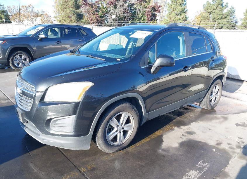 Photo 2 of 2015 Chevrolet Trax LT (VIN 3GNCJLSB4FL169614)