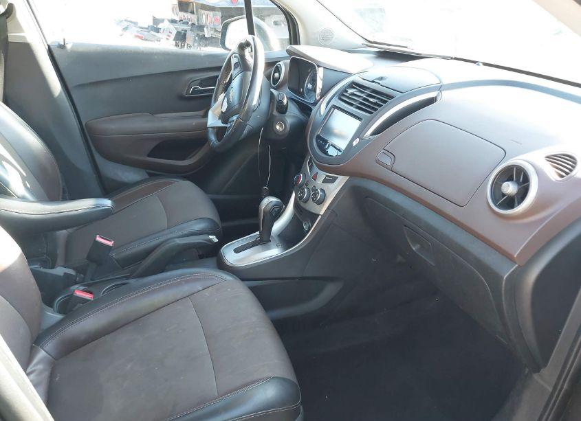 Photo 5 of 2015 Chevrolet Trax LT (VIN 3GNCJLSB4FL169614)