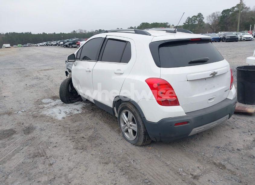 Photo 3 of 2015 Chevrolet Trax LT (VIN 3GNCJLSB4FL184372)