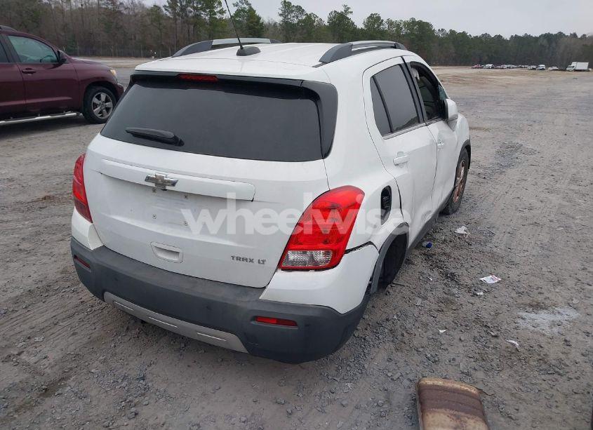 Photo 4 of 2015 Chevrolet Trax LT (VIN 3GNCJLSB4FL184372)