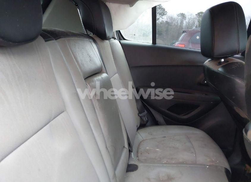 Photo 8 of 2015 Chevrolet Trax LT (VIN 3GNCJLSB4FL184372)