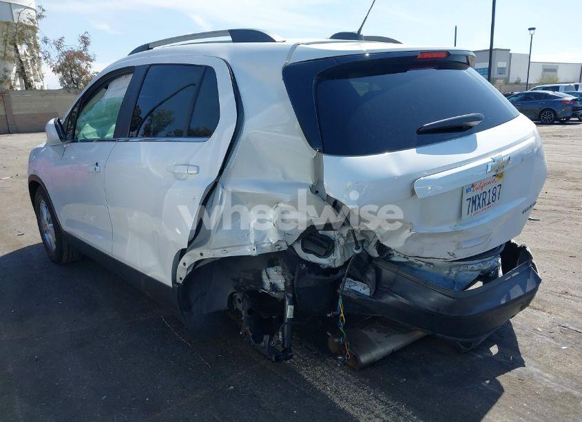 Photo 3 of 2016 Chevrolet Trax LT (VIN 3GNCJLSB4GL158324)