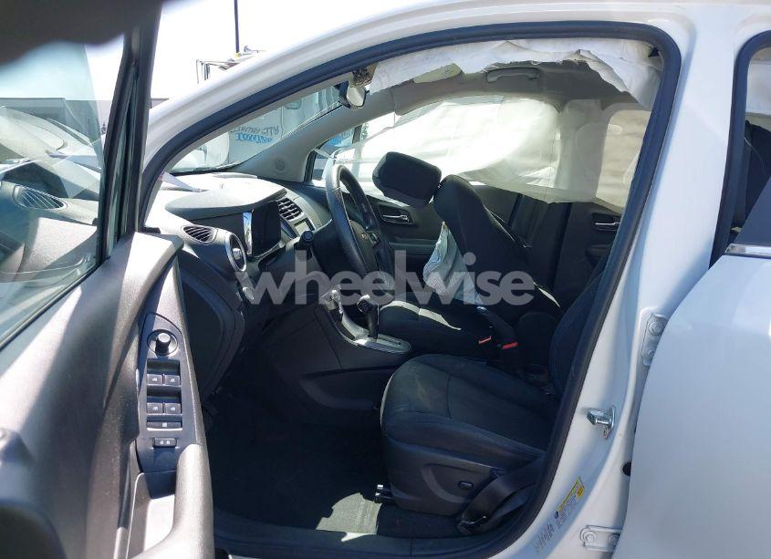 Photo 5 of 2016 Chevrolet Trax LT (VIN 3GNCJLSB4GL158324)