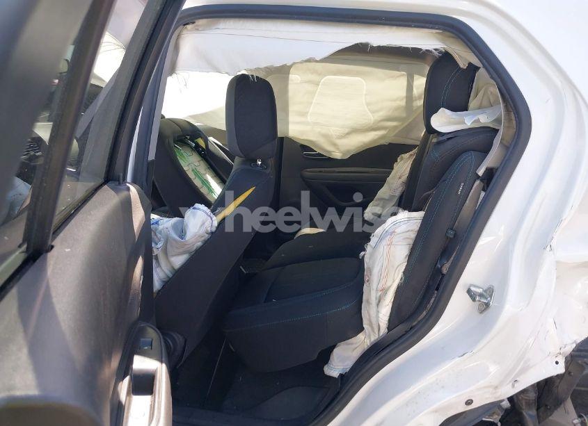 Photo 8 of 2016 Chevrolet Trax LT (VIN 3GNCJLSB4GL158324)