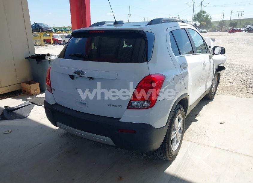 Photo 4 of 2016 Chevrolet Trax LT (VIN 3GNCJLSB4GL161479)
