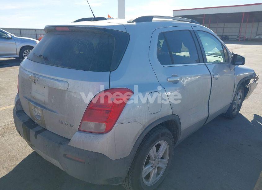 Photo 4 of 2016 Chevrolet Trax LT (VIN 3GNCJLSB4GL243373)