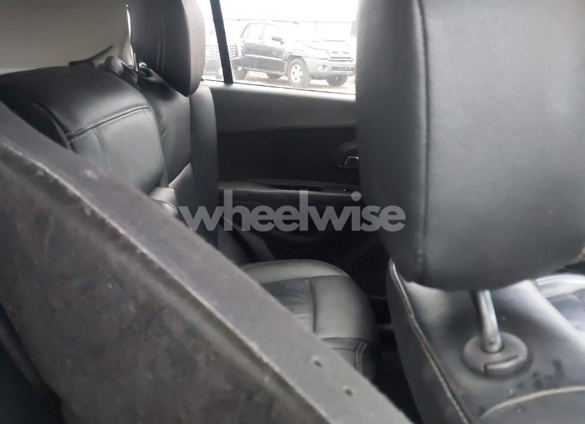 Photo 8 of 2016 Chevrolet Trax LT (VIN 3GNCJLSB4GL260092)