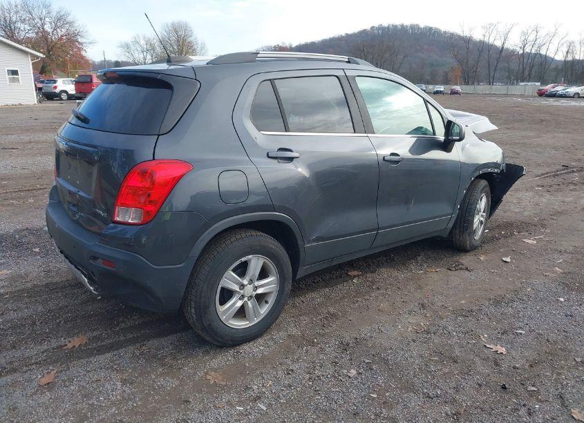 Photo 4 of 2016 Chevrolet Trax LT (VIN 3GNCJLSB4GL273490)