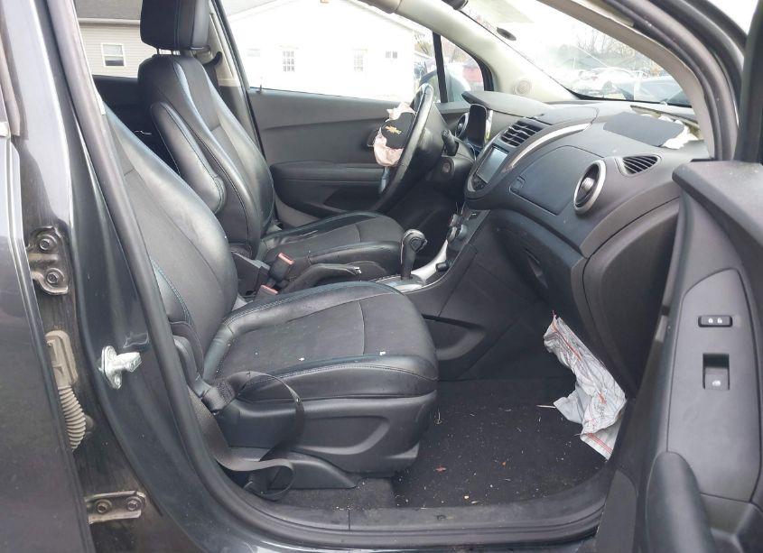 Photo 5 of 2016 Chevrolet Trax LT (VIN 3GNCJLSB4GL273490)
