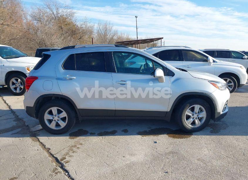 Photo 13 of 2017 Chevrolet Trax LT (VIN 3GNCJLSB4HL164092)