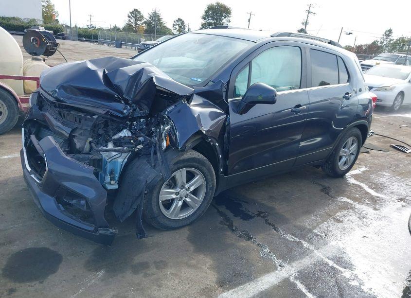 Photo 2 of 2018 Chevrolet Trax LT (VIN 3GNCJLSB4JL153924)