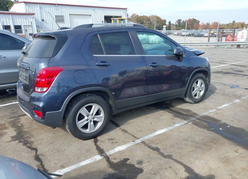 Photo 4 of 2018 Chevrolet Trax LT (VIN 3GNCJLSB4JL153924)