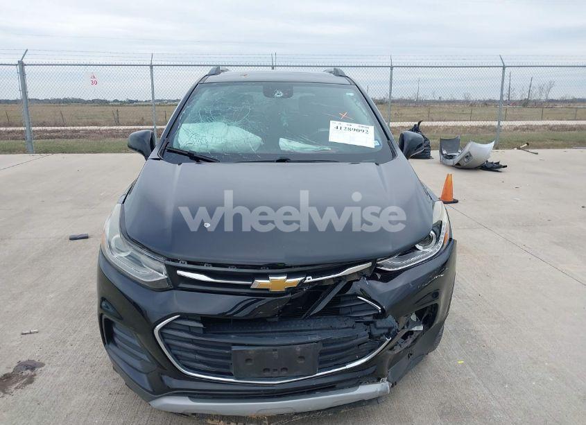 Photo 11 of 2018 Chevrolet Trax LT (VIN 3GNCJLSB4JL189256)