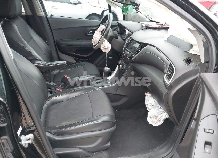 Photo 5 of 2018 Chevrolet Trax LT (VIN 3GNCJLSB4JL189256)