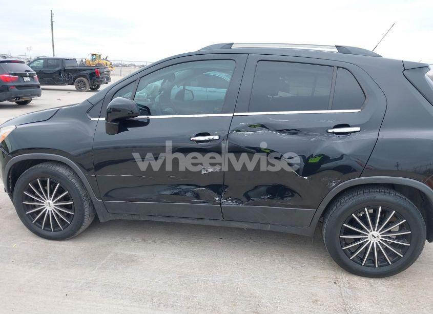 Photo 6 of 2018 Chevrolet Trax LT (VIN 3GNCJLSB4JL189256)