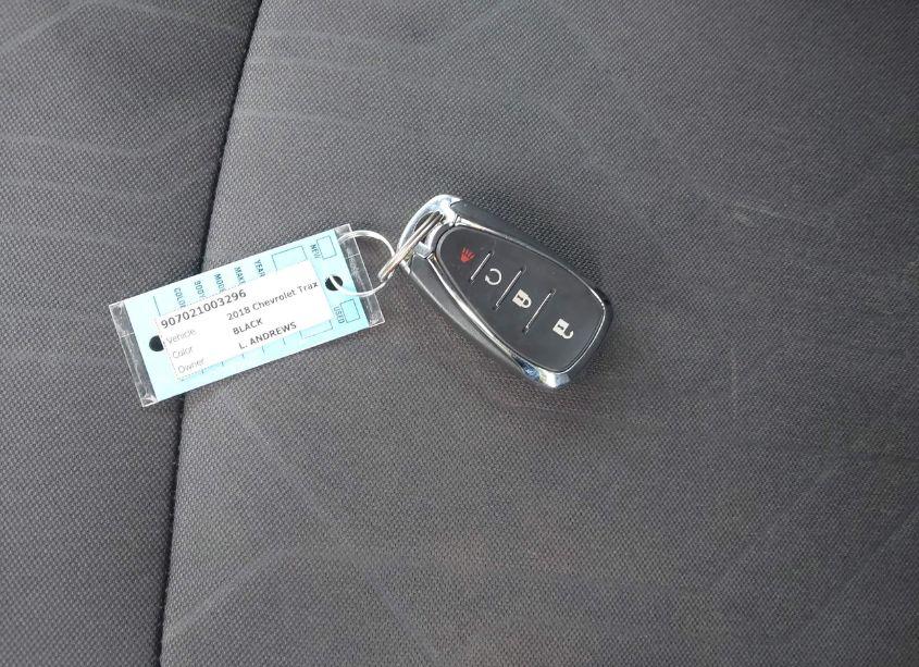 Photo 11 of 2018 Chevrolet Trax LT (VIN 3GNCJLSB4JL204399)