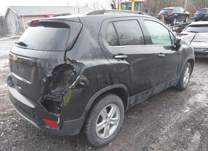 Photo 4 of 2018 Chevrolet Trax LT (VIN 3GNCJLSB4JL204399)