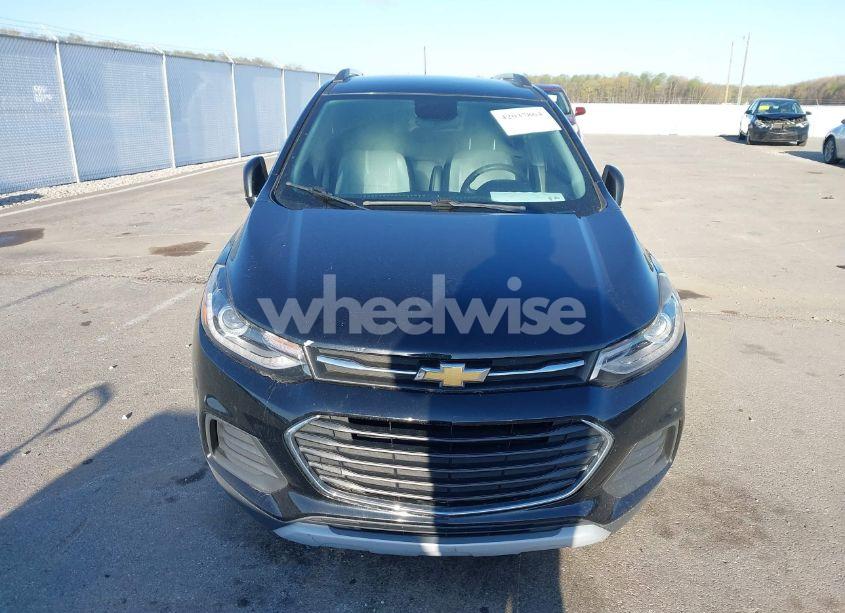 Photo 6 of 2019 Chevrolet Trax LT (VIN 3GNCJLSB4KL171129)