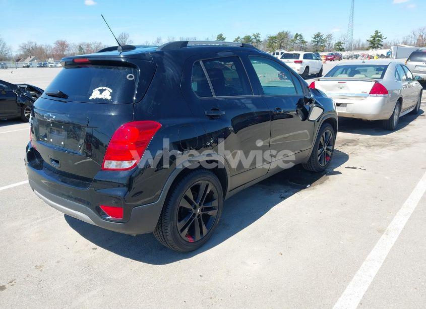 Photo 4 of 2020 Chevrolet Trax FWD LT (VIN 3GNCJLSB4LL319247)